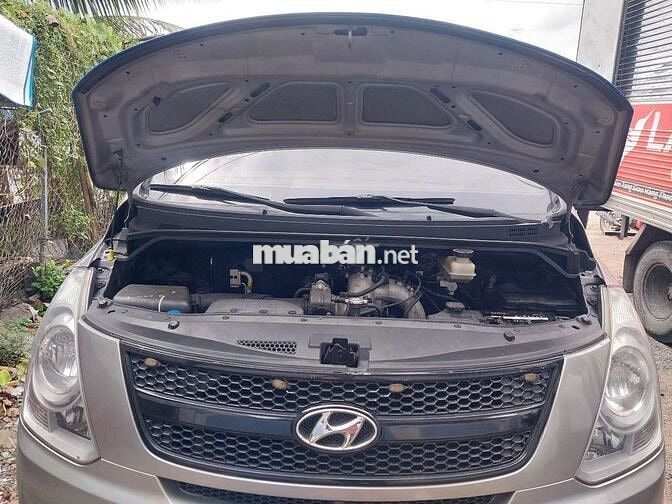 Hyundai Starex Van 6 chổ,2013 Số sàn Bạc
