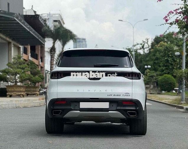 Vinfast Lux SA Premium 2022 -Trắng - 5v8km