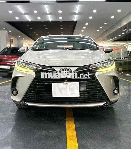 Toyota Vios Bản G 2022 Vàng Cát 8 Vạn km
