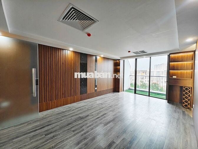 Cho thuê văn phòng The Manor Nguyễn Xiển 200m2 lô góc 25tr thang máy