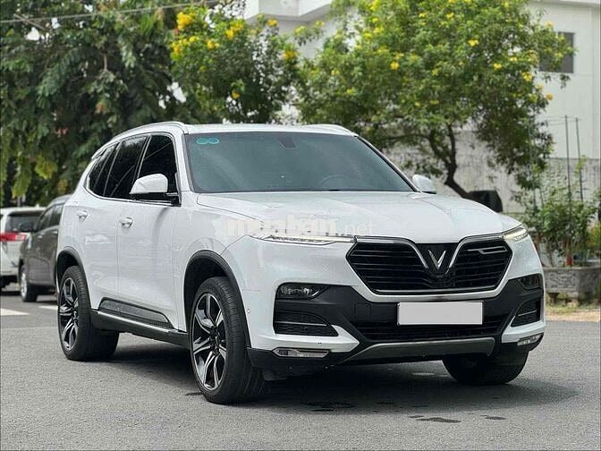 Vinfast Lux SA Premium 2022 -Trắng - 5v8km