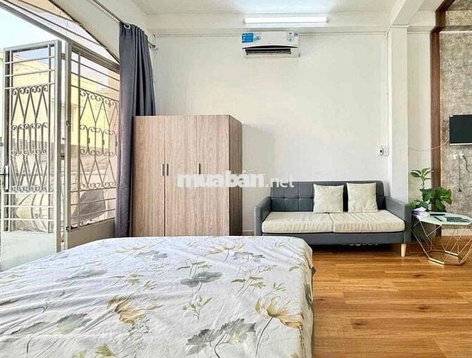 Căn Hộ Ban Công Gần Đại Học Khoa Học Xã Hội Ngay Trung Tâm Quận 1
