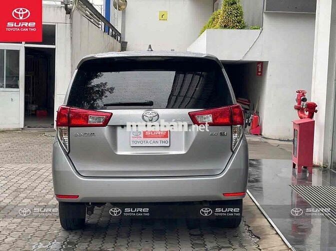 Toyota Innova E 2023 Số sàn 5 cấp Bạc 8.000 km