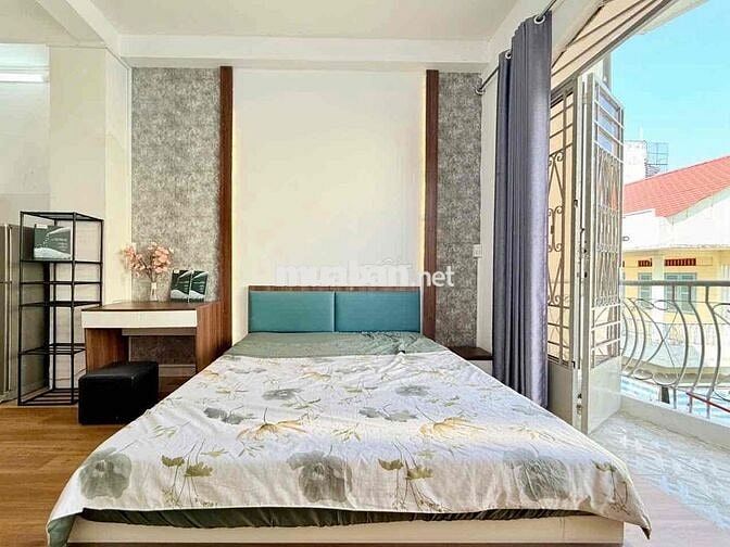 Căn Hộ Ban Công Gần Đại Học Khoa Học Xã Hội Ngay Trung Tâm Quận 1