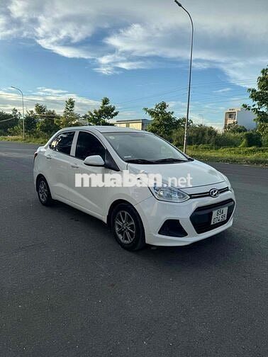 Hyundai i10 2015 Trắng 5 chỗ