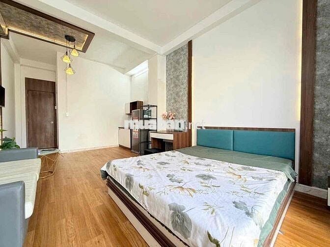 Căn Hộ Ban Công Gần Đại Học Khoa Học Xã Hội Ngay Trung Tâm Quận 1