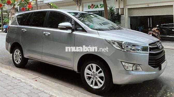 Gia đình cần bán xe Toyota Innova 2.0E SX 2017