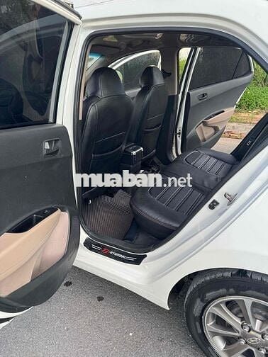 Hyundai i10 2015 Trắng 5 chỗ