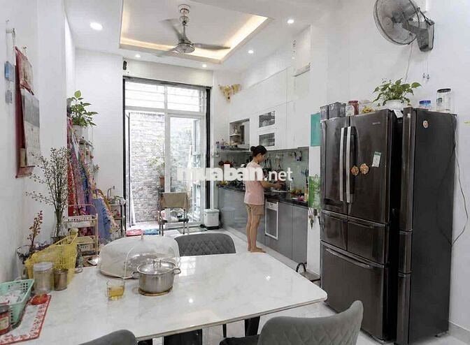 Nhà 4 tầng 69m2 ngang 4m đẹp c/x Lê Đại Hành Q11, full nội thất. 11.5T