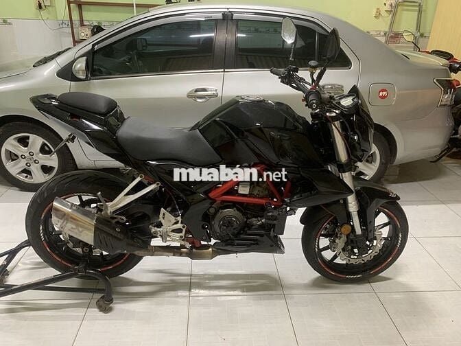 Benelli 251 Thể thao màu Đen