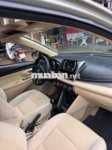 Toyota Vios Số sàn Vàng cát