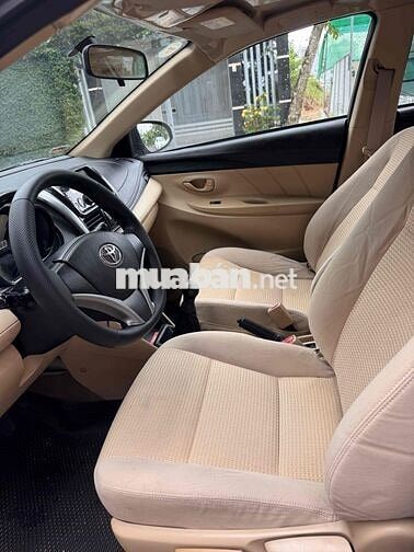 Toyota Vios Số sàn Vàng cát