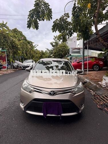 Toyota Vios Số sàn Vàng cát