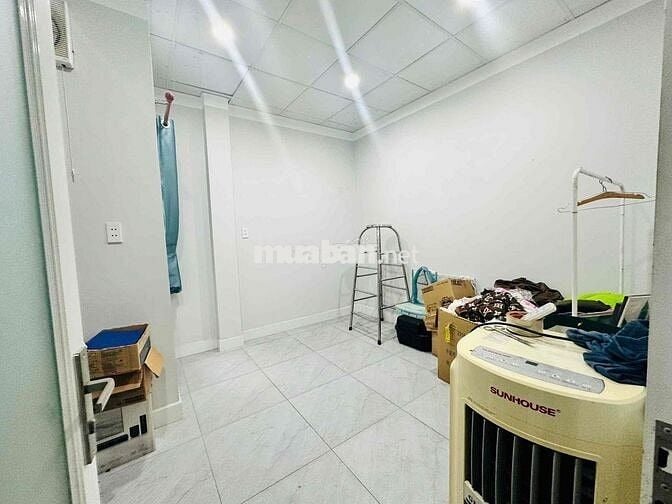 NHÀ HIỆP THÀNH BÁN VỘI VỀ SG Ở 2tỷ950 - 3png 135m2