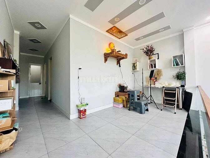 NHÀ HIỆP THÀNH BÁN VỘI VỀ SG Ở 2tỷ950 - 3png 135m2