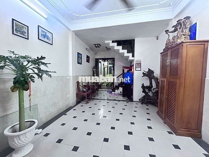 Phân Lô phố vip Hoàng Cầu - 52m2 - 5tầng - chỉ >20tỷ nhỉnh. Ở cực vip