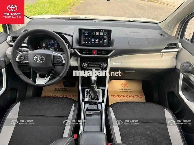 Toyota Veloz Cross Top 2022 Trắng Ngọc Trai 7 chỗ