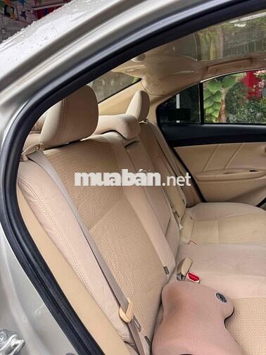 Toyota Vios Số sàn Vàng cát