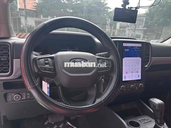Ford Ranger XLS 2023 Diesel Tự động 6 cấp Trắng