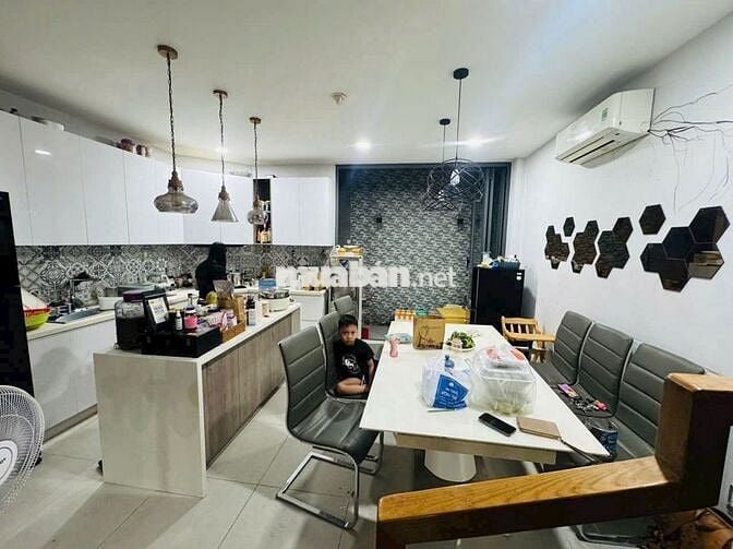 🍃🍃FULL NỘI THẤT💯Nhà đẹp MTNB khu Tên Lửa 5x19m 4 tầng - SÁT ĐS 6