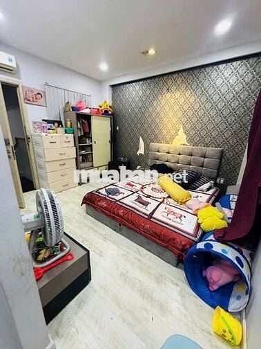 🍃🍃FULL NỘI THẤT💯Nhà đẹp MTNB khu Tên Lửa 5x19m 4 tầng - SÁT ĐS 6