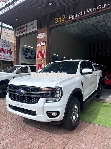 Ford Ranger XLS 2023 Diesel Tự động 6 cấp Trắng
