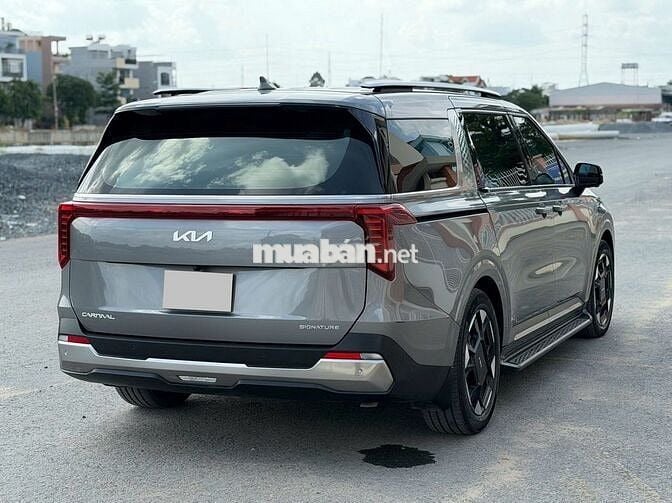 Kia Carnival Signature 2.2D 2026 nội thất Limousin