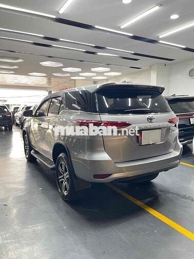 Toyota Fortuner 2020 Số sàn Bạc
