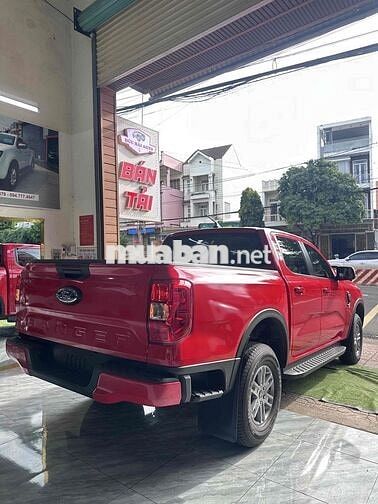 Ford Ranger XLS 2023 Tự động 6 cấp Đỏ
