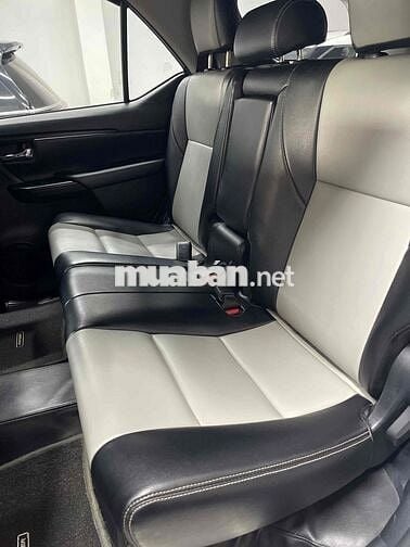 Toyota Fortuner 2020 Số sàn Bạc