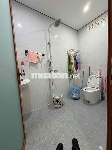 nhà ngõ hẻm, 135m2 , 2 phòng ngủ,đường 768 biên hoà