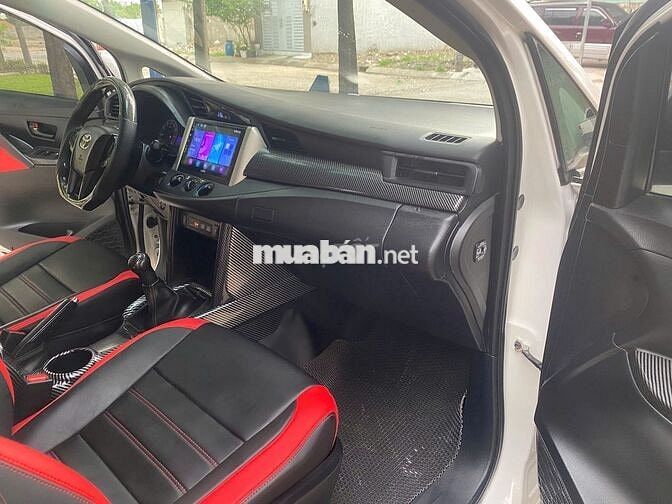 Toyota Innova 2.0E Trắng Số sàn Xe gia đình