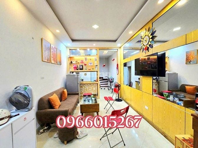  Nhà đẹp Trần Khát Chân 7,5 tỷ với diện tích 43m2.3 bước ra ô tô.