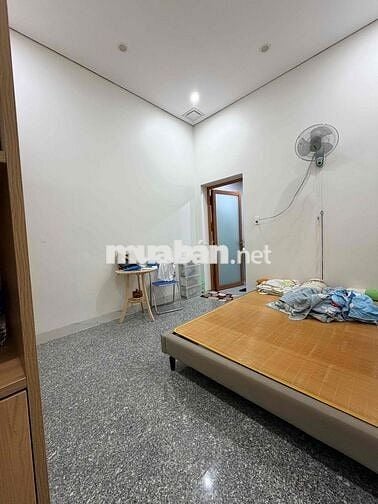 nhà ngõ hẻm, 135m2 , 2 phòng ngủ,đường 768 biên hoà