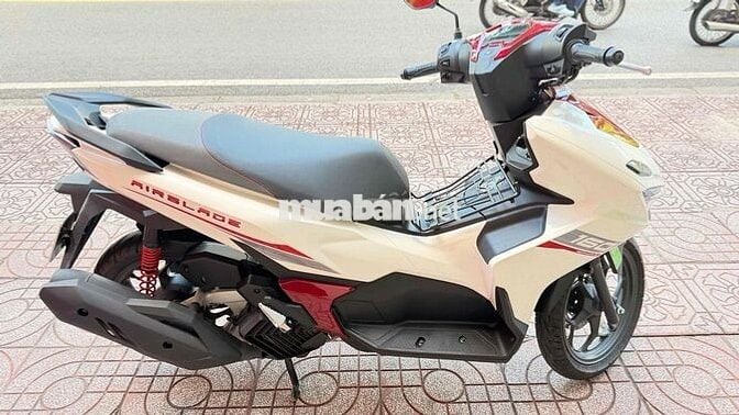 Honda Air Blade 160 2026 Trắng đỏ 8868 km