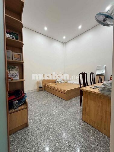 nhà ngõ hẻm, 135m2 , 2 phòng ngủ,đường 768 biên hoà