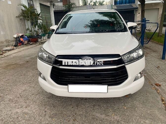 Toyota Innova 2.0E Trắng Số sàn Xe gia đình