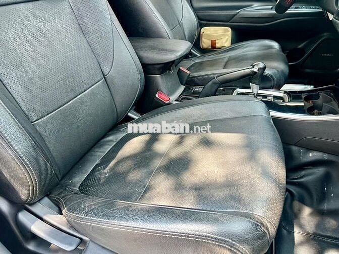Mitsubishi Outlander 2.0L Premium 2019 Trắng