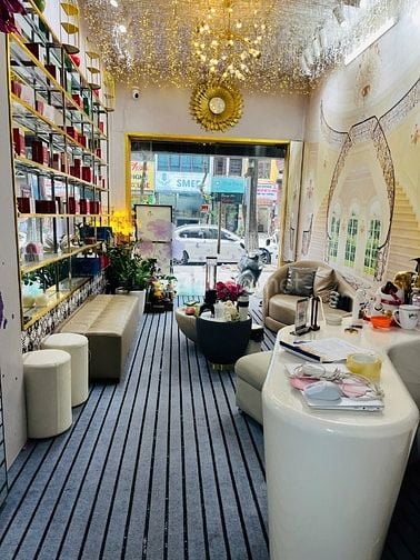 Cho thuê nhà mặt phố số 32 Trần Đăng Ninh, DT 50 m2, 5 tầng
