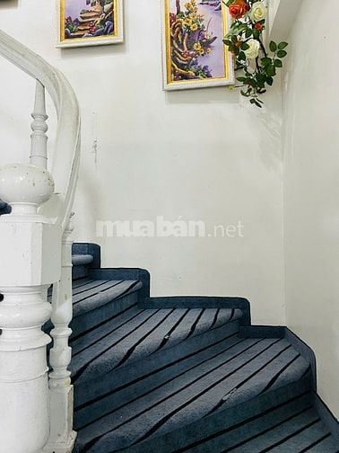 Cho thuê nhà mặt phố số 32 Trần Đăng Ninh, DT 50 m2, 5 tầng