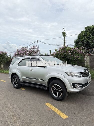 Toyota Fortuner 2015 Số sàn Bạc
