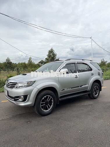 Toyota Fortuner 2015 Số sàn Bạc