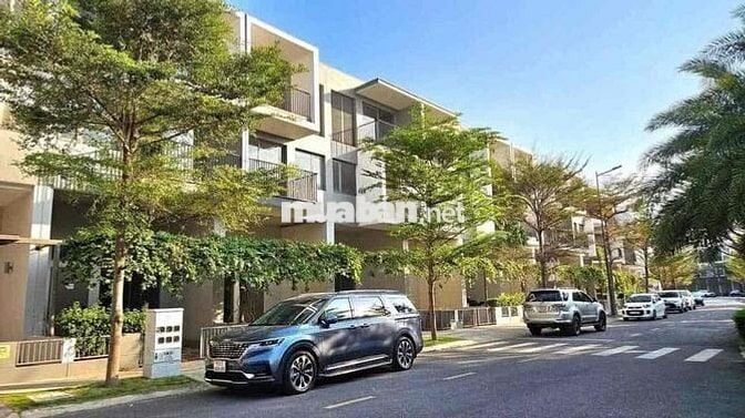 Đất mặt tiền Dt818 giáp Agora, Rivergateway, tt hành chính