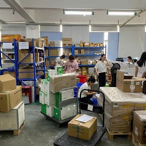 Bên em cần tuyển thêm nhân viên  / LĐPT, không cần kinh nghiệm 