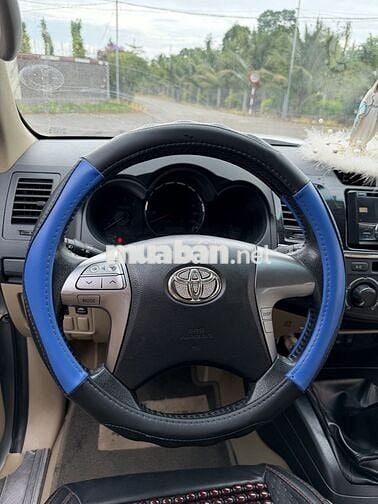 Toyota Fortuner 2015 Số sàn Bạc