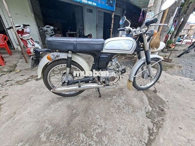 Honda 67 1966 Bạc