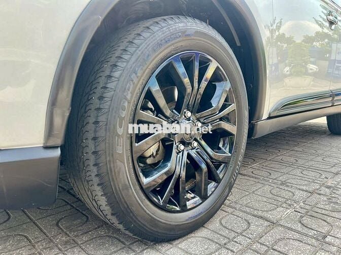 Mitsubishi Outlander 2.0L Premium 2019 Trắng