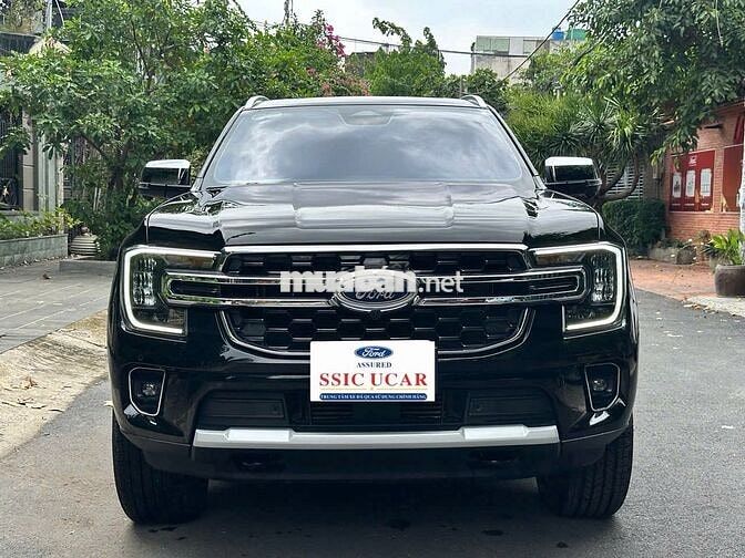 Ford Everest Titanium 4x2 2025 Đen 23.000km
