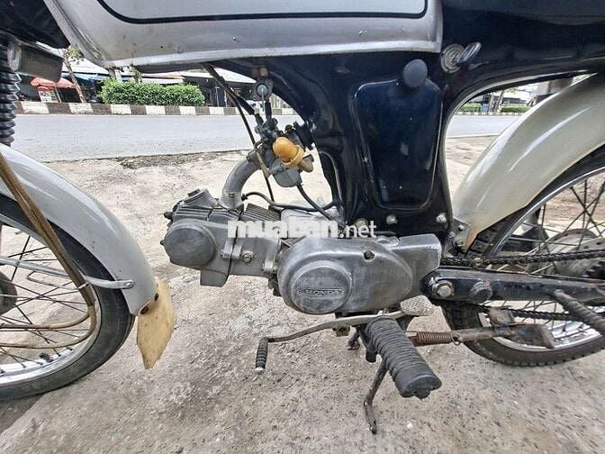 Honda 67 1966 Bạc