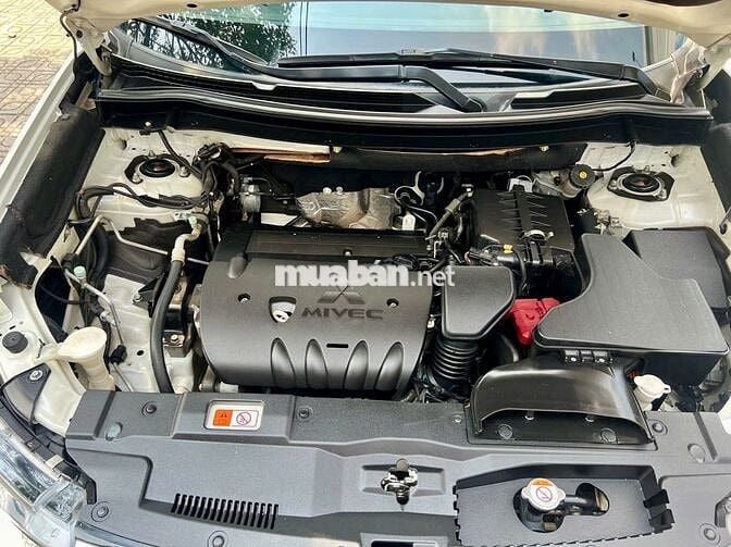 Mitsubishi Outlander 2.0L Premium 2019 Trắng